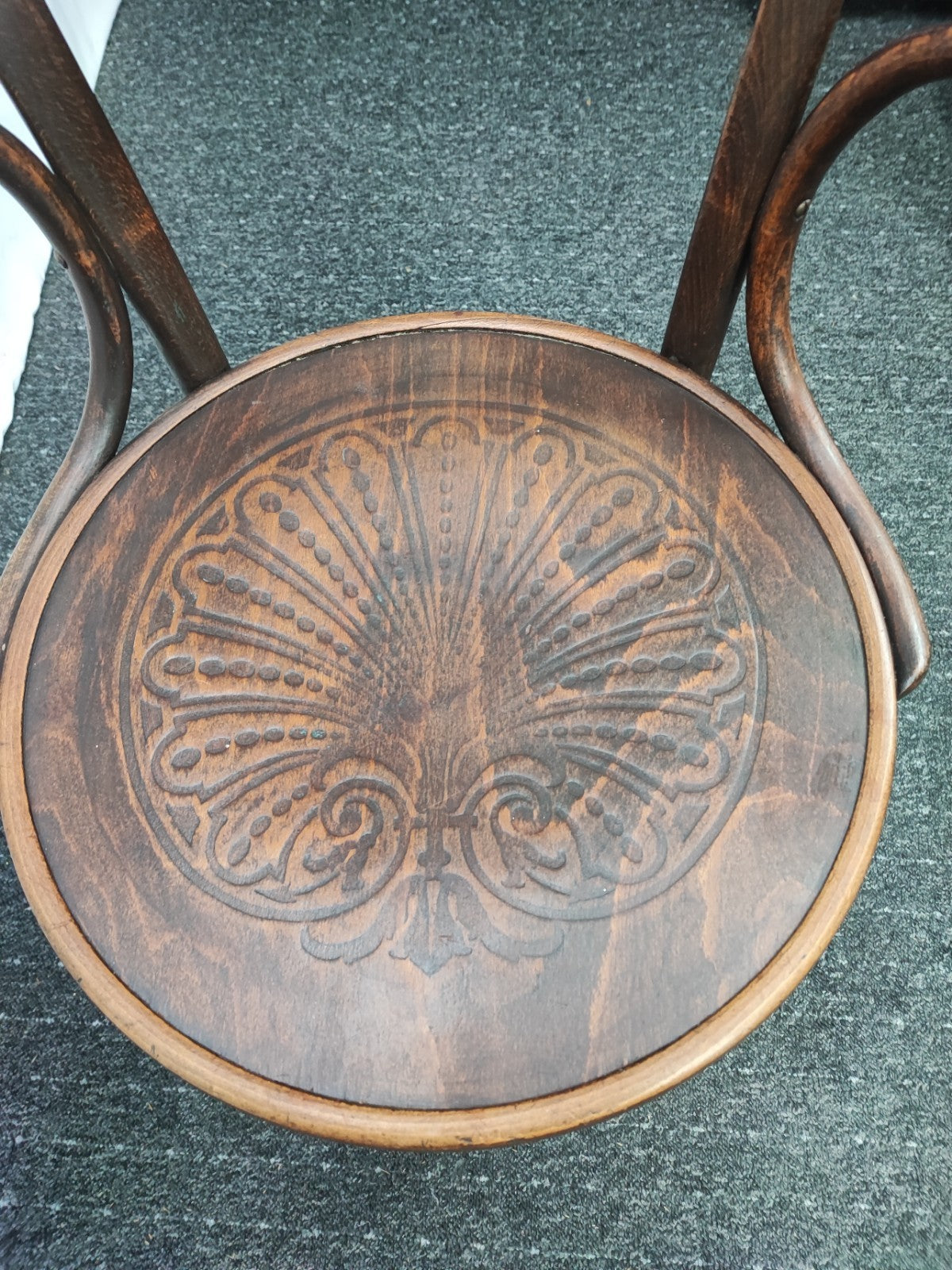 Antiker Cosmos Thonet Bugholz Armlehnstuhl Jugendstil Kaffeehausstuhl Ornament