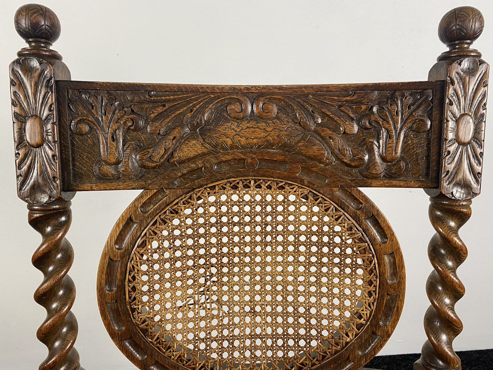 Armlehnstuhl Sessel Gründerzeit Holzschnitzarbeiten Wiener Geflecht Antik