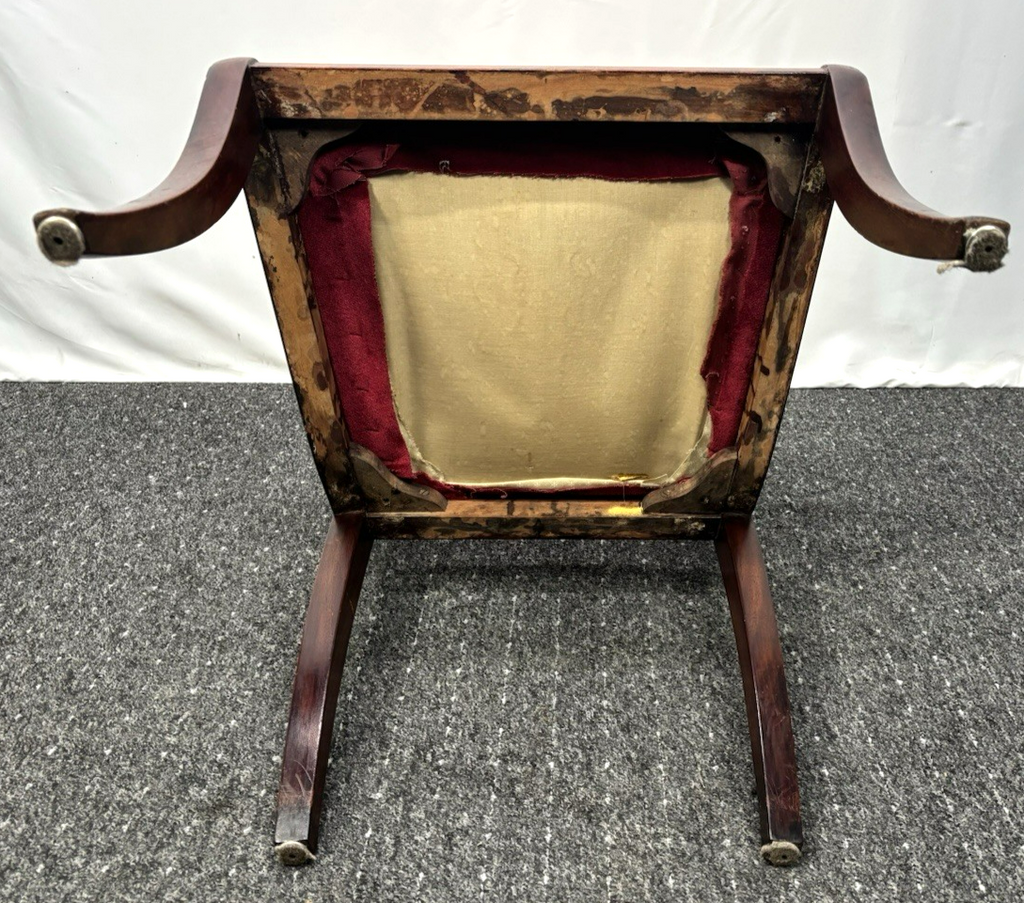 1 von 4 Antik Armlehnstuhl Mahagoni Holz roter Samt – Biedermeier Stil
