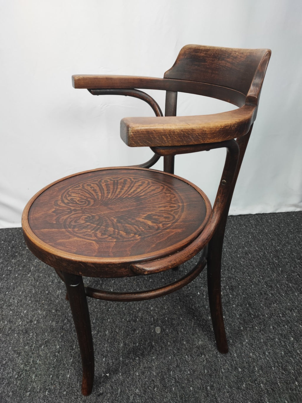 Antiker Cosmos Thonet Bugholz Armlehnstuhl Jugendstil Kaffeehausstuhl Ornament