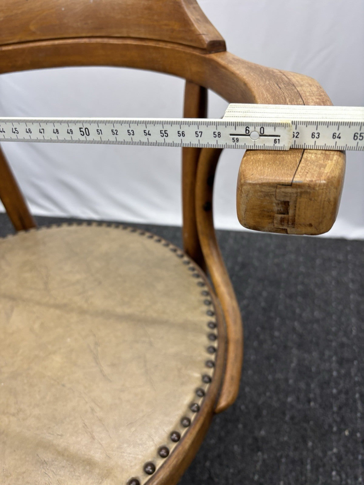 1 von 2 Armlehnstuhl  MUNDUS / Thonet Holz  Art Deco Bauhaus Büro Stuhl Leder