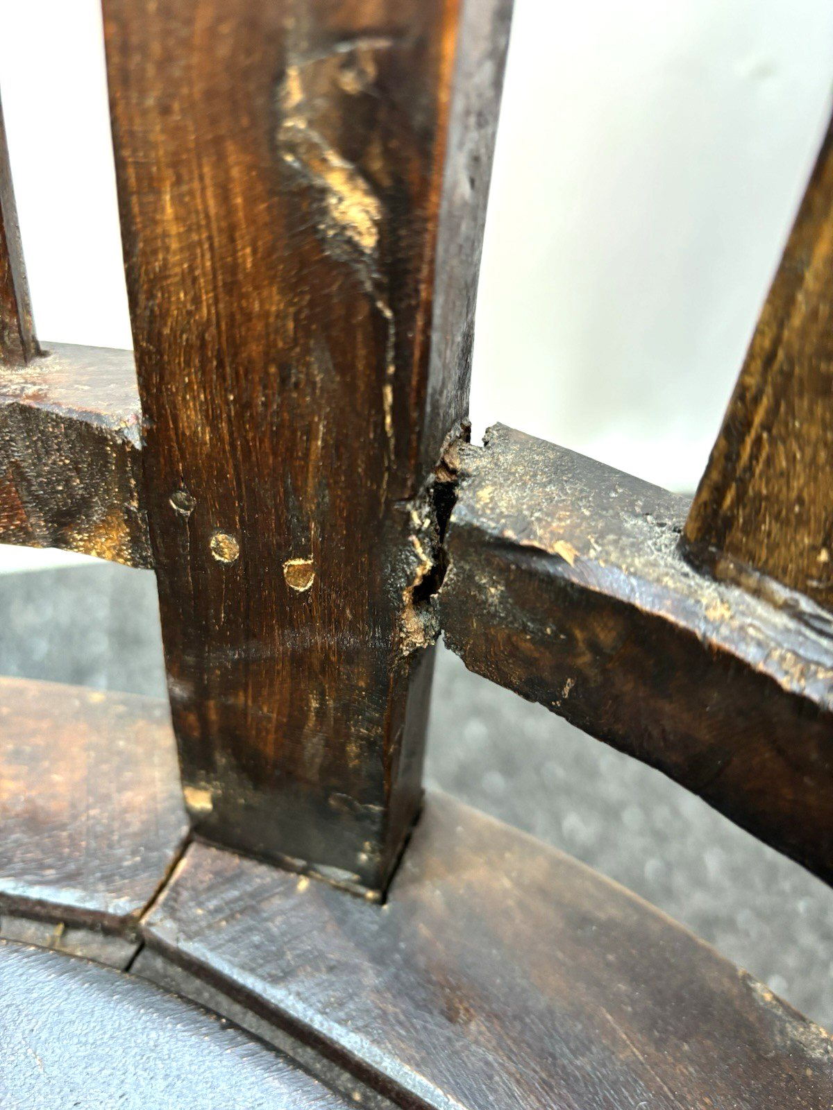 Teakholz Stuhl Kolonialstil Massiv Armlehne Vintage Esszimmer Sessel beschädigt!