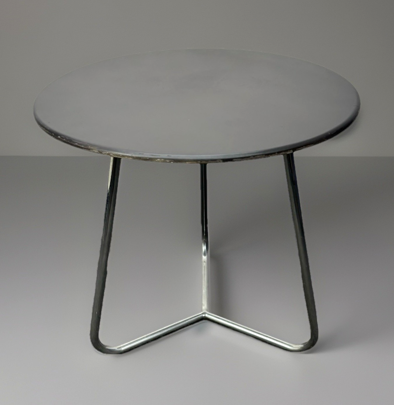 Beistelltisch Stahlrohrmöbel Rund nach Marcel Breuer 50er Jahre Bistrotisch