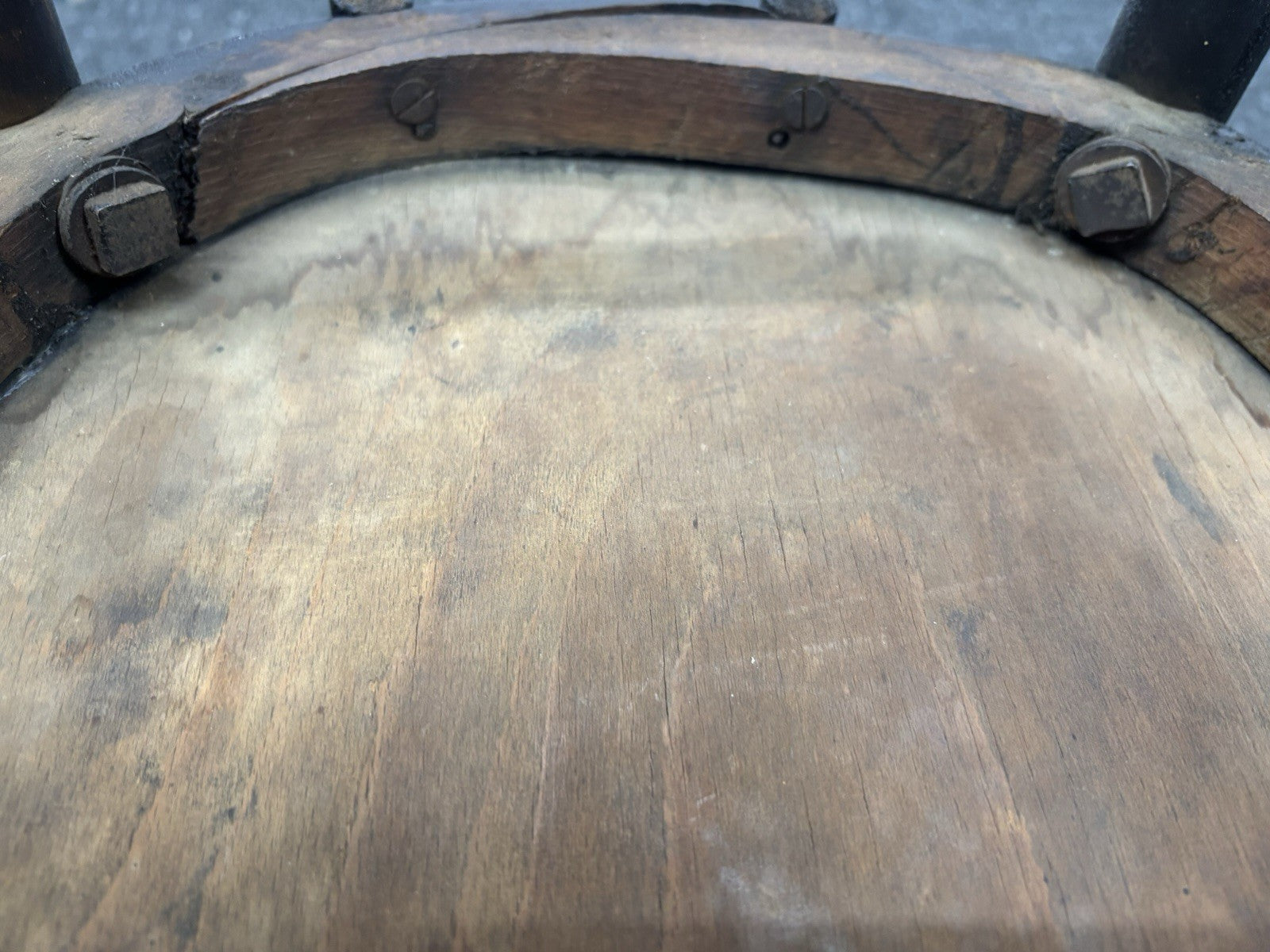 MUNDUS Kaffeehaus Stuhl Prägesitz Holz Art Deko Antik