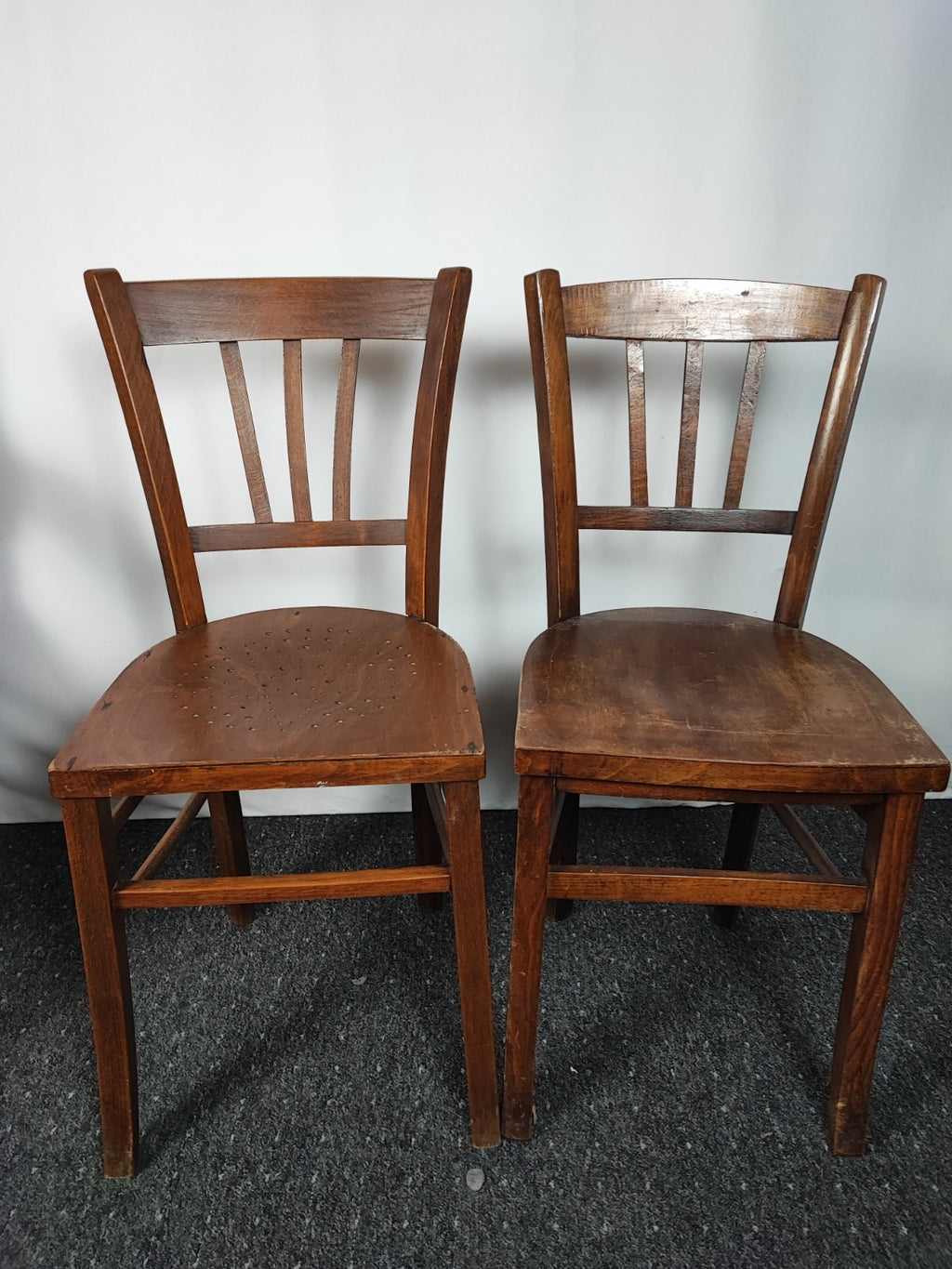 2x Vintage Bistrostuhl Café Stuhl Massivholz Sprossenlehne Küchenstuhl Braun