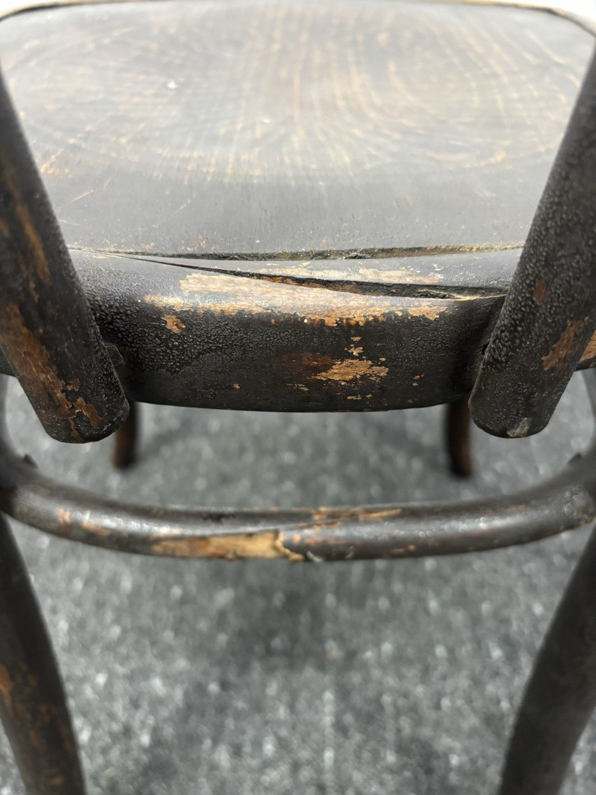 MUNDUS Kaffeehaus Stuhl Prägesitz Holz Art Deko Antik