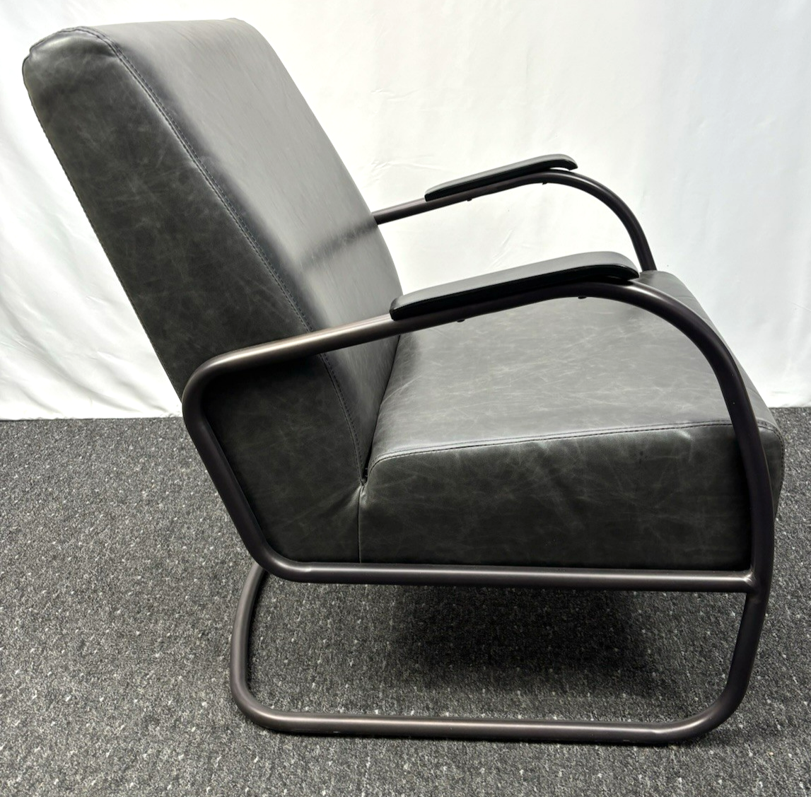 1 von 2 Sessel Bauhaus Stahlrohr Leder Freischwinger Fauteuil Thonet Gispen