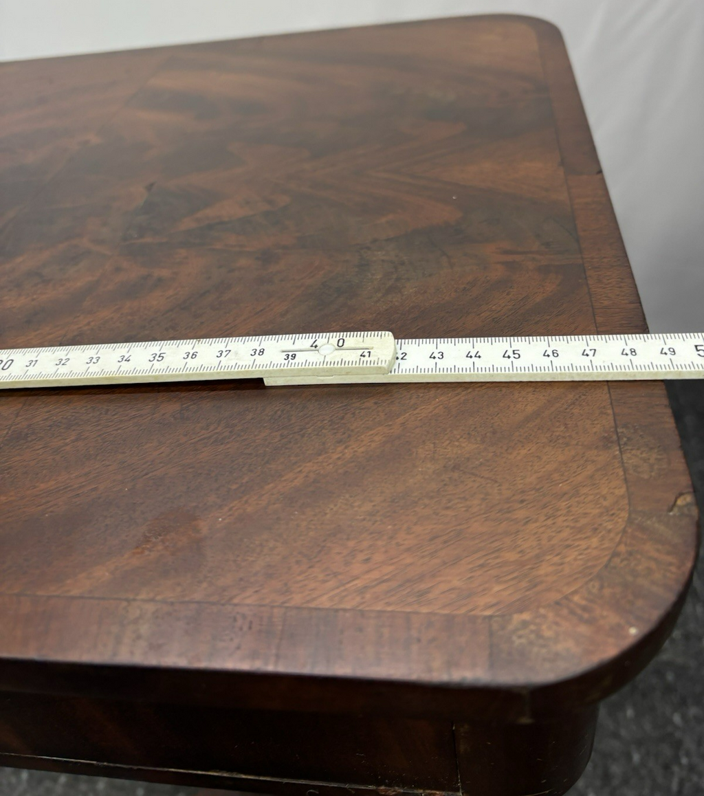 Nähtisch Beistelltisch Nachttisch Massivholz Nussbaum Biedermeier Antik ca. 1850