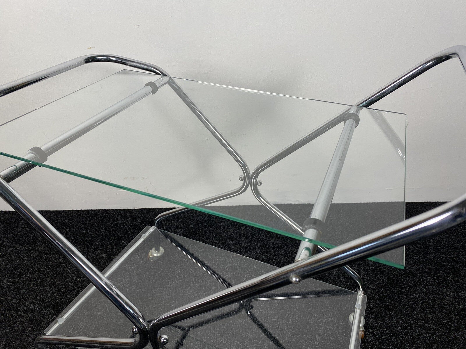 Servierwagen Barwagen Küchenwagen Stahlrohr Bauhaus Glas