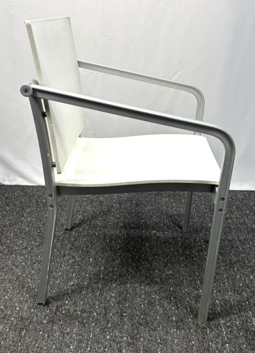 1 von 10 ORIGINAL Thonet Gartenstuhl Outdoor Armlehnstuhl Alu Kunstst. Bauhaus