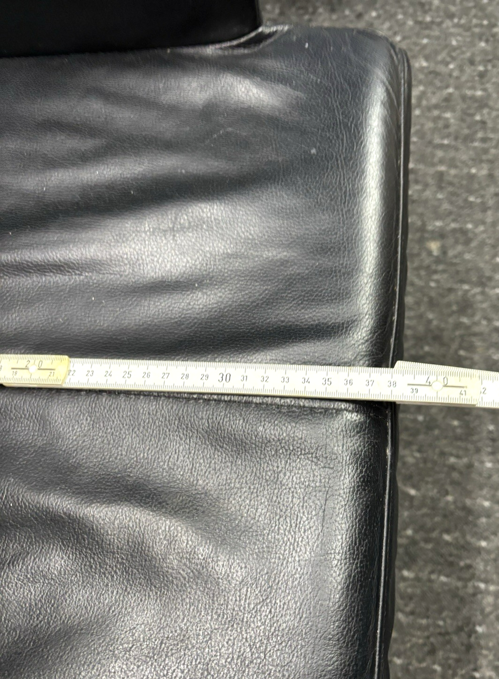 1 von 2 Hochlehner Esszimmer Armlehnstuhl Leder Vintage Stahlrohr schwarz