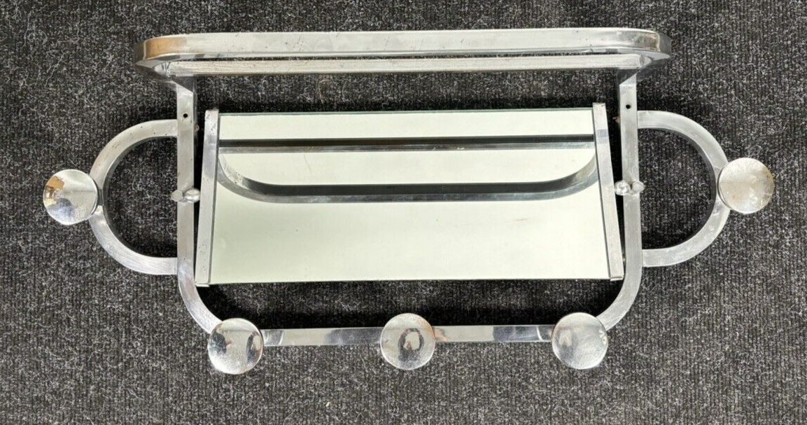Wandgarderobe Frankreich 1930er Jahre Spiegelgarderobe Aluminium Chrom Bauhaus