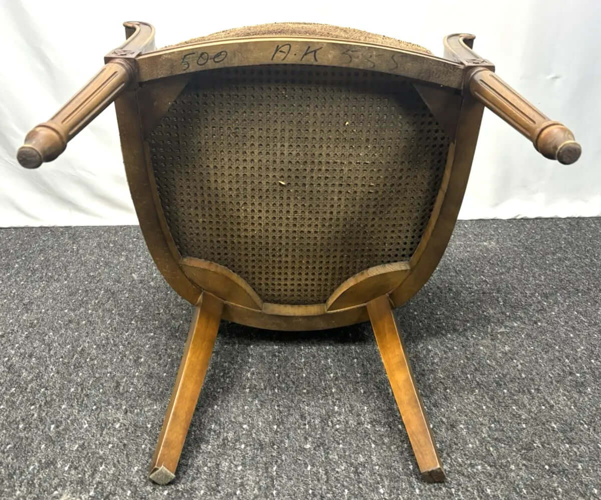 Eleganter Holzstuhl mit Wiener Geflecht & Armlehnen – Vintage / Antik-Stil