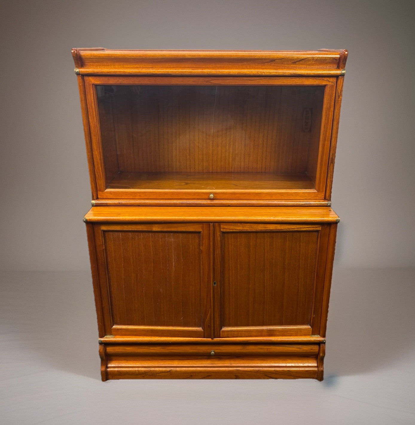 Globe Wernicke Schrank Vitrine Vintage