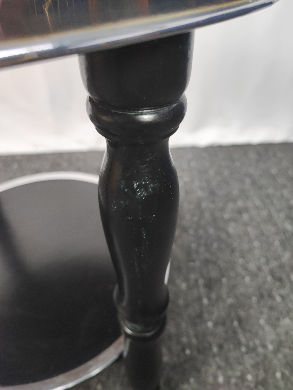 Art Deco Beistelltisch Rund Schwarz Chrom 2 Ebenen gedrechselte Beine antik