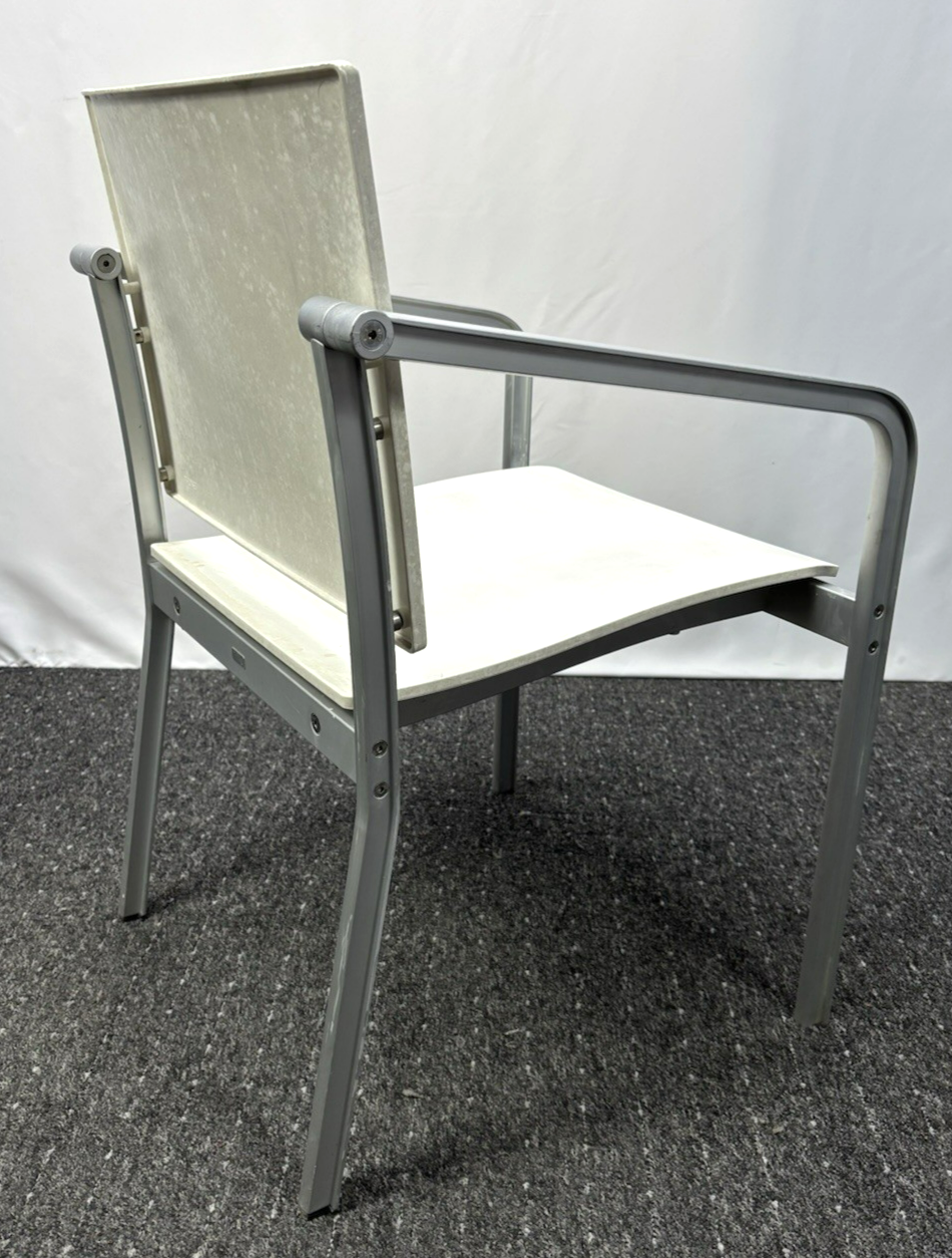 1 von 10 ORIGINAL Thonet Gartenstuhl Outdoor Armlehnstuhl Alu Kunstst. Bauhaus