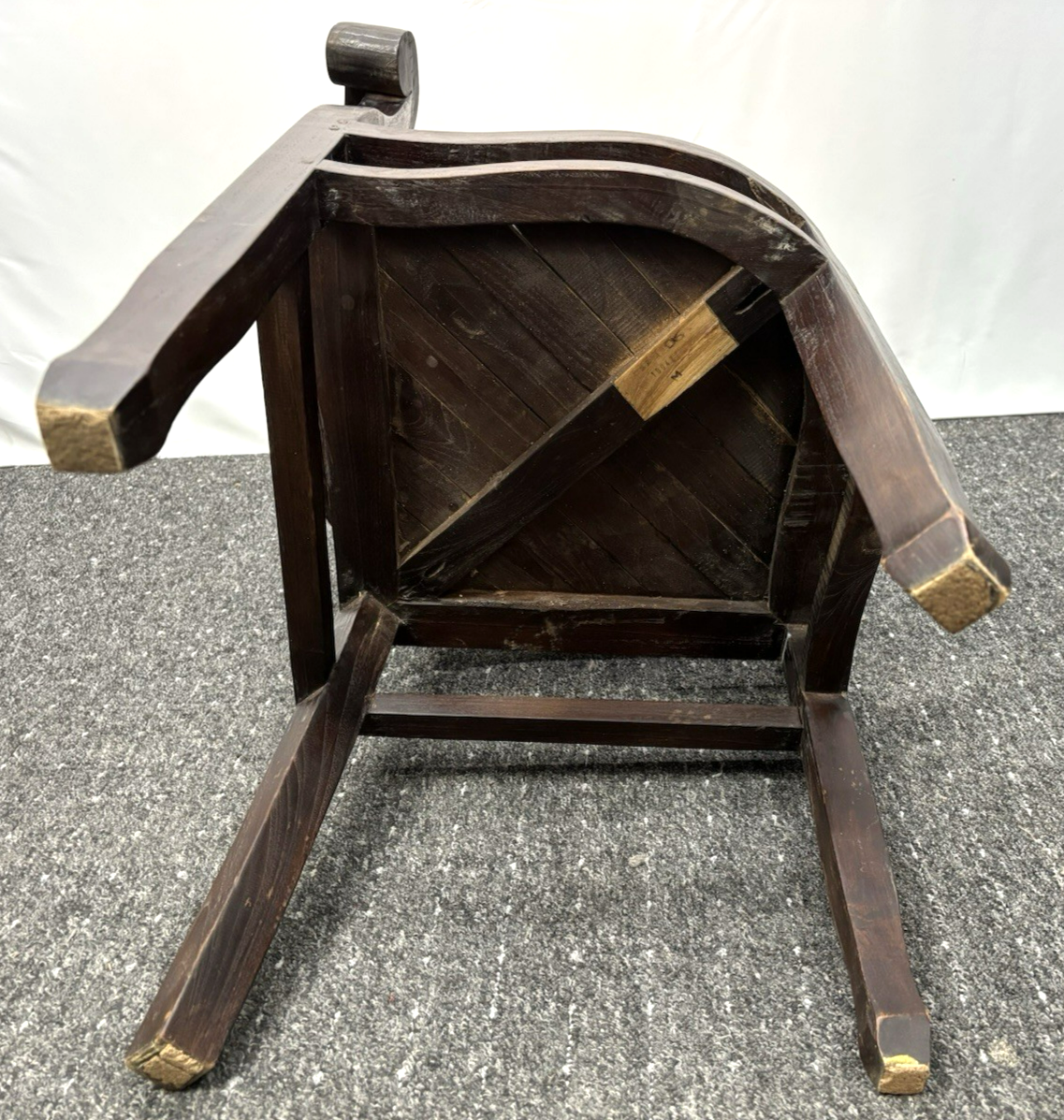 1 von 2 Eckstuhl Kolonial Stil Massivholz Art Deco Vintage Büro Captainchair