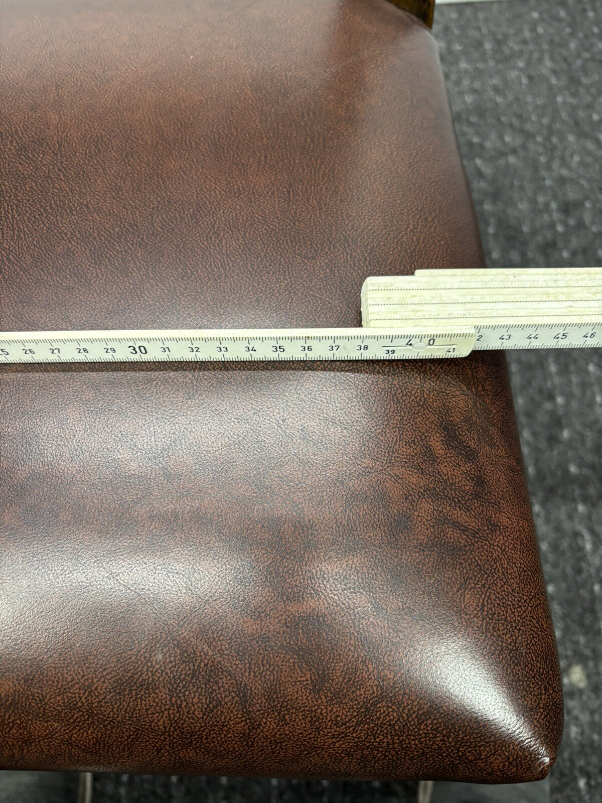 1 von 4 Lederstuhl Esszimmer Art Deco Vintage Massivholz gut gepolstert Büro