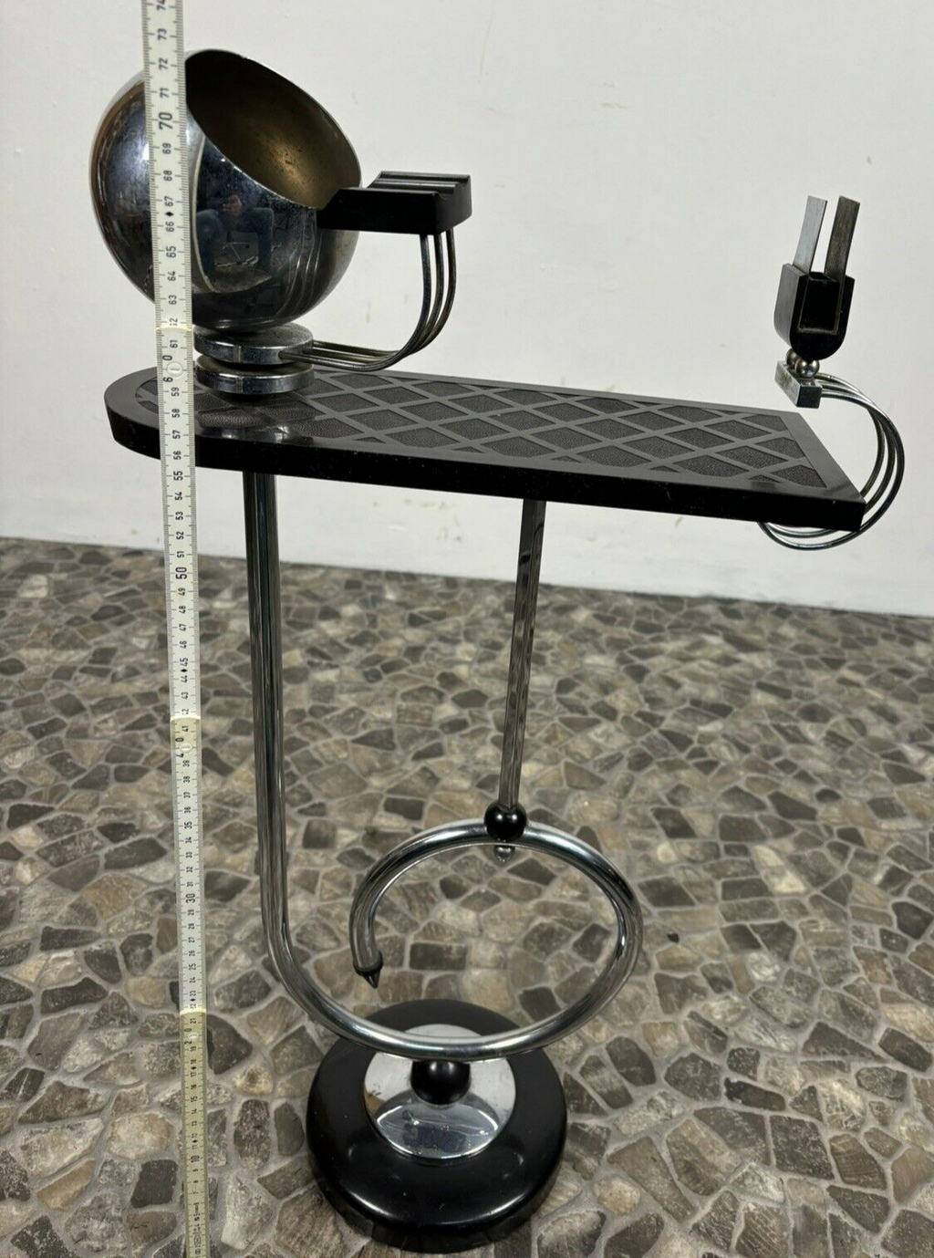 Rauchertisch Beistelltisch Stand Aschenbecher Stahlrohr Bauhaus Bakelit Chrom