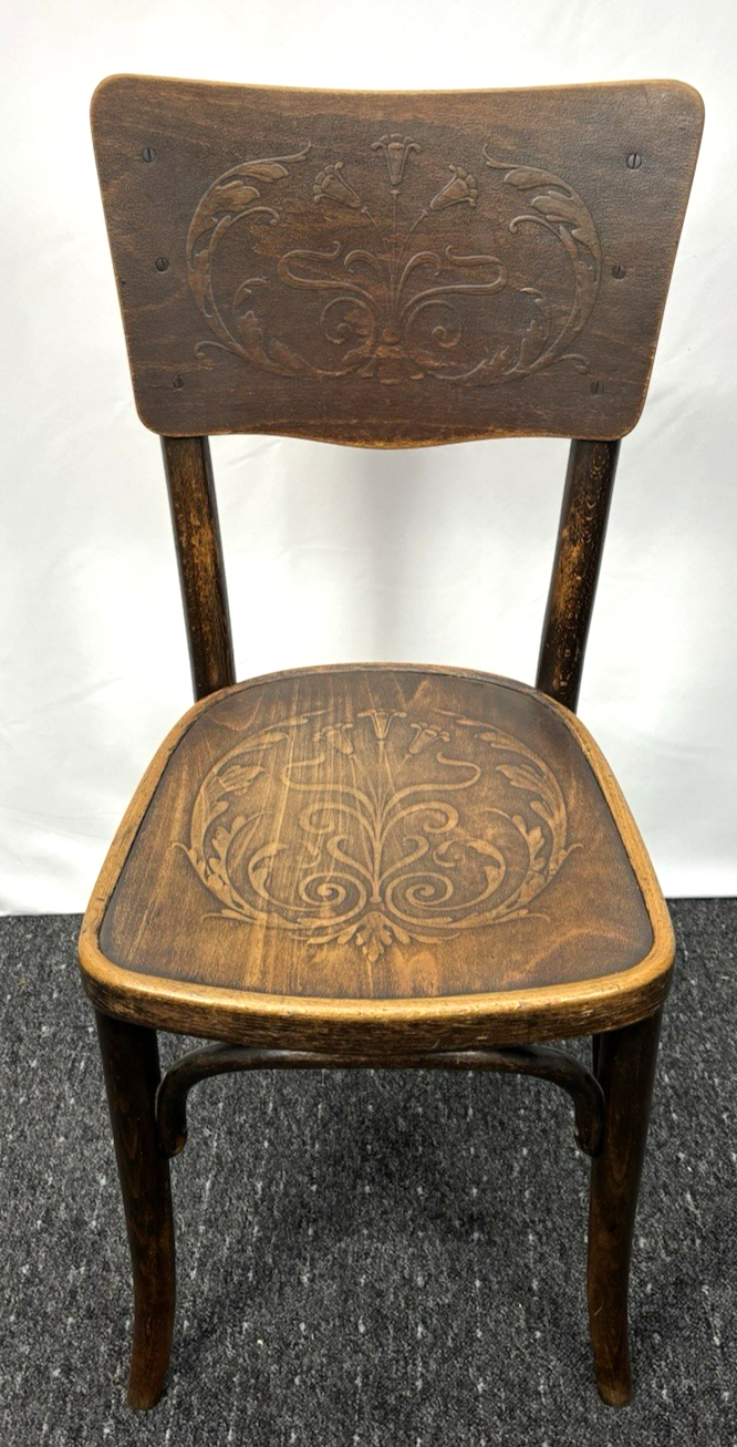 Mundus (ehem. Thonet) Kaffeehausstuhl Bistro Prägesitz/Lehne Art Deco