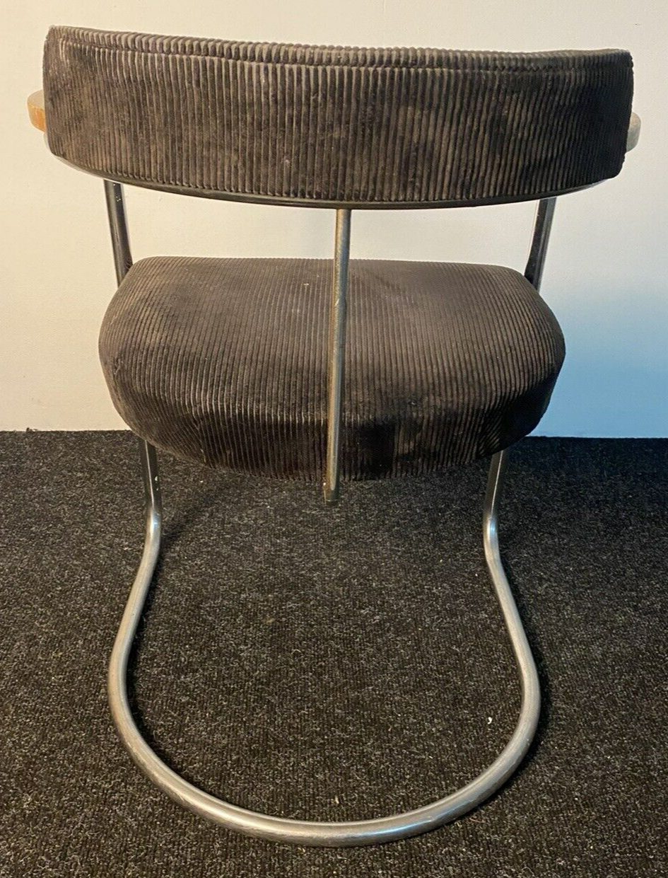 Desta Freischwinger Stuhl Luckhardt  Stahlrohr Bauhaus Lorenz Thonet Sammlung