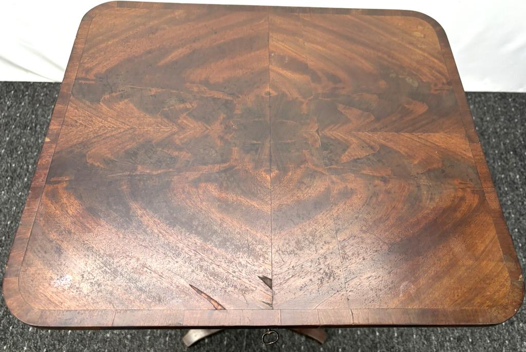 Nähtisch Beistelltisch Nachttisch Massivholz Nussbaum Biedermeier Antik ca. 1850