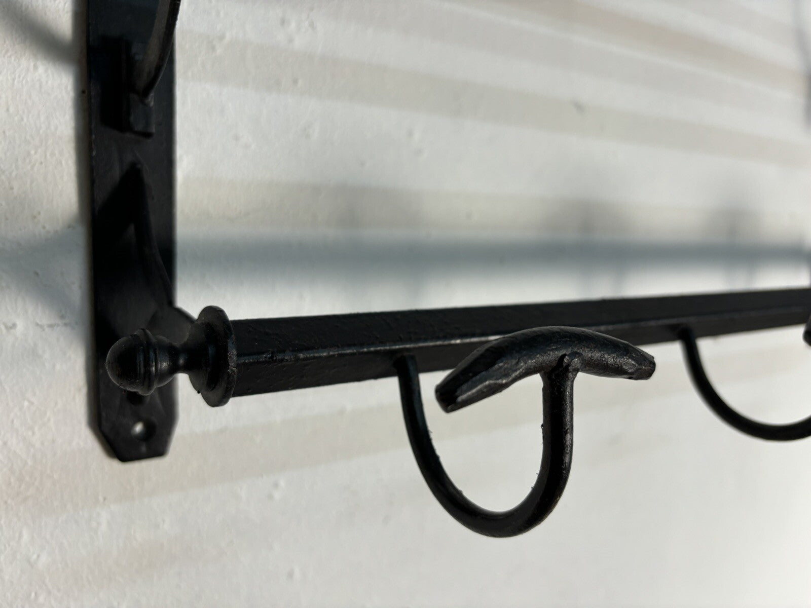 Wandgarderobe Stahlrohr schwarz mit Hutablage Art Deco Bauhaus 