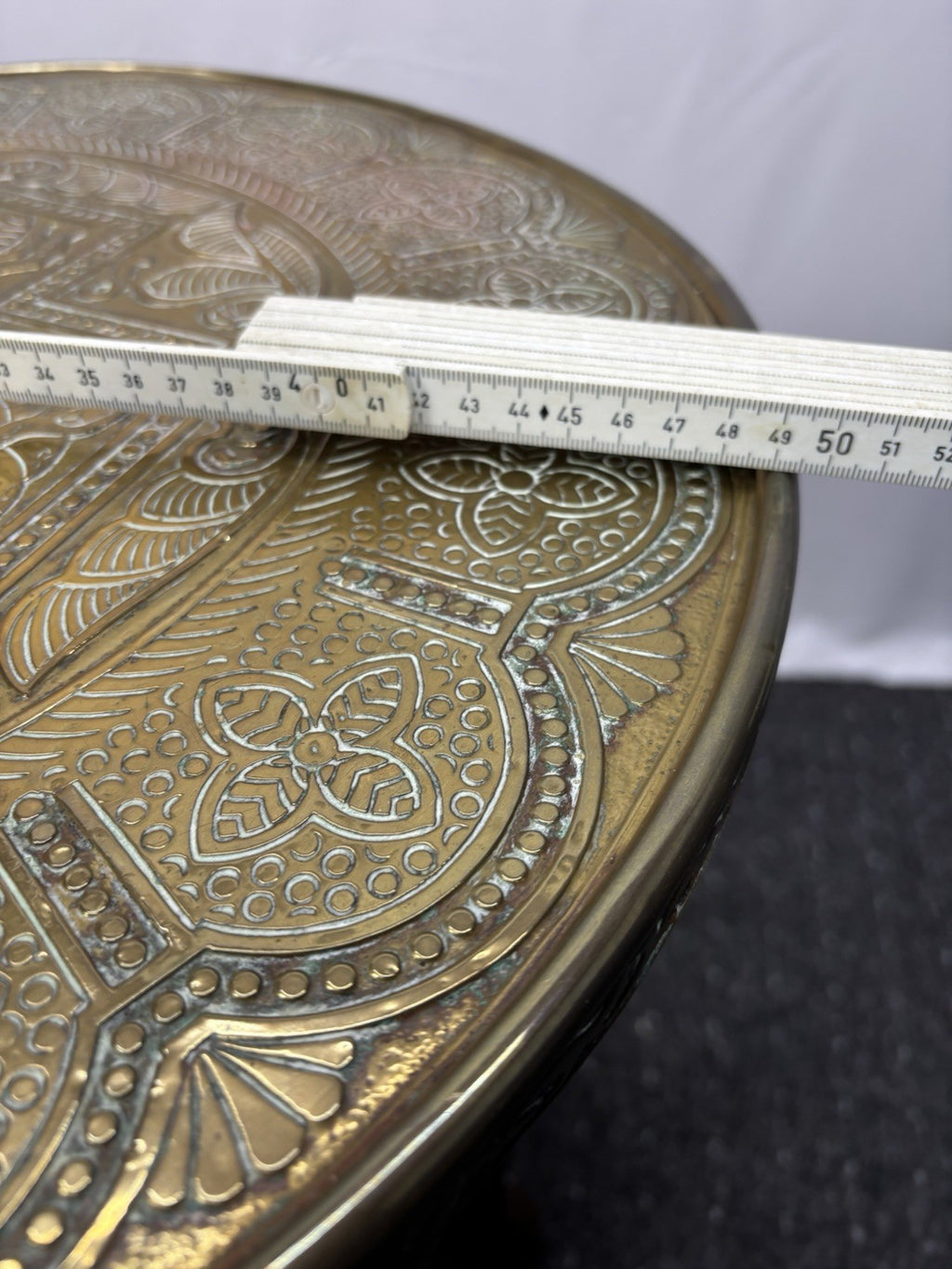 Orientalischer Beistelltisch Holz rund Handarbeit antik marokkanisch Art Deco