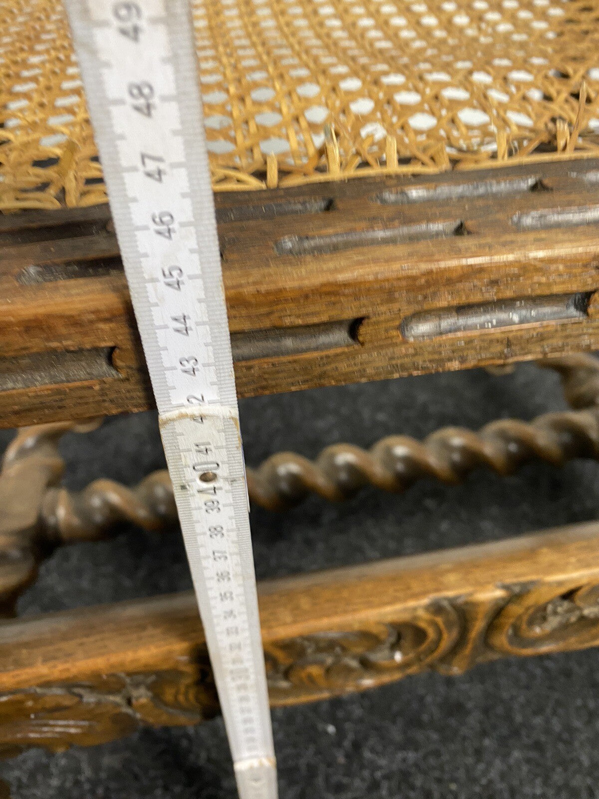 Armlehnstuhl Sessel Gründerzeit Holzschnitzarbeiten Wiener Geflecht Antik