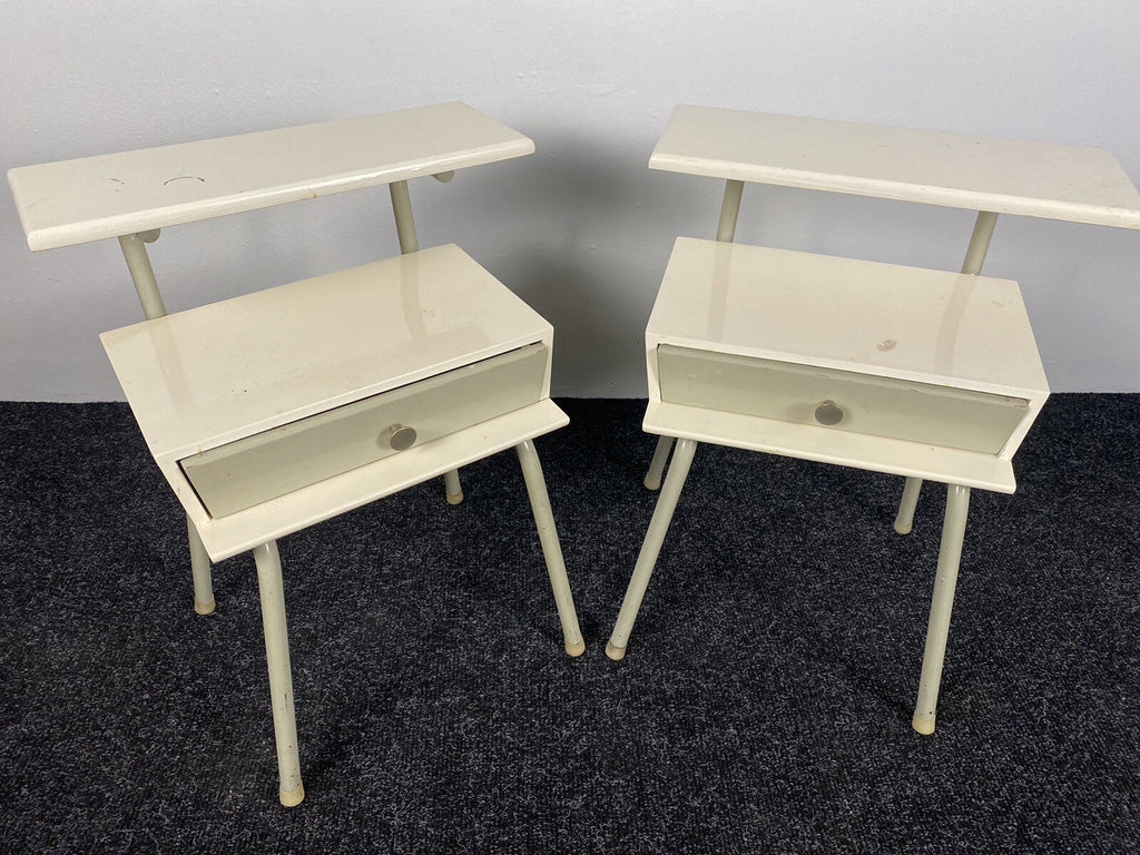 1von2 Nachttisch Holz Stahlrohr Bauhaus 