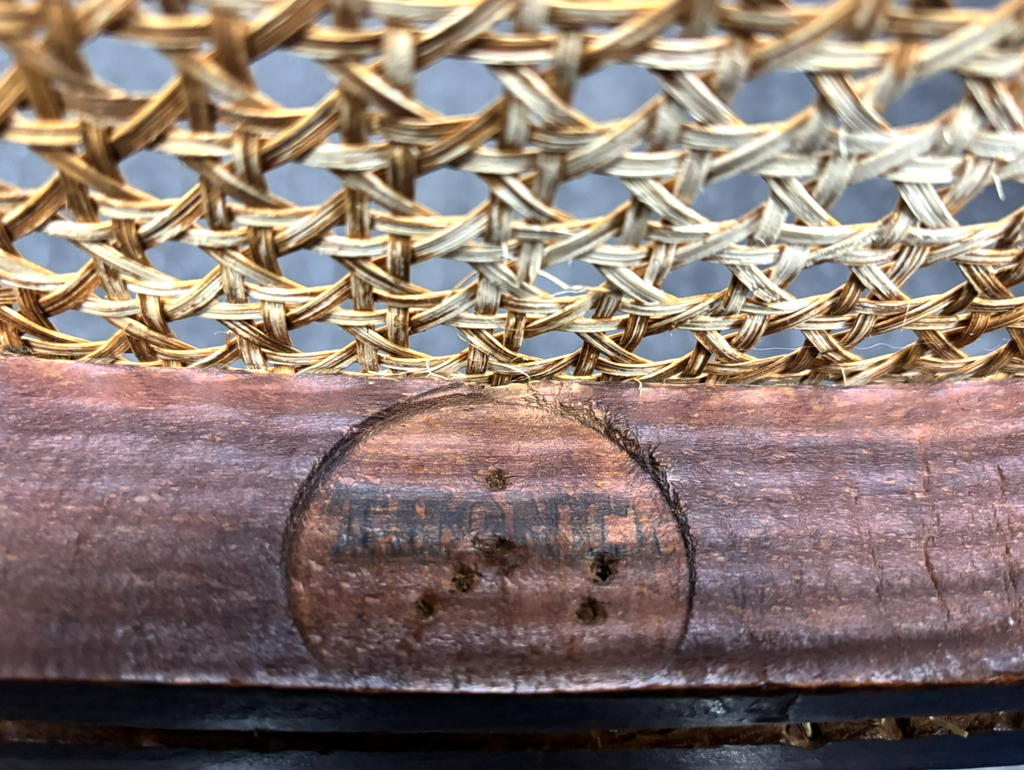 1 von 2 ORIGINAL THONET Nr. 1 ab 1850 Kaffeehausstuhl Sammlung Museum  Antik