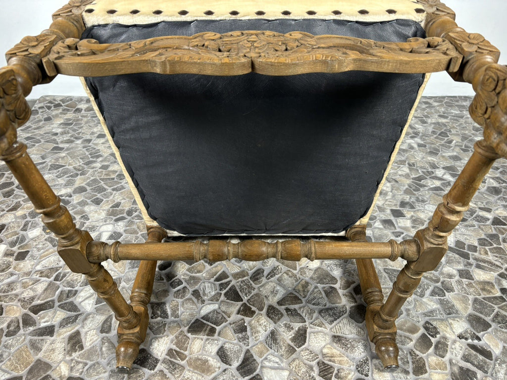 Neobarock Sessel Gründerzeit Löwenfüße Thronstuhl Historismus  VIntage ANTIK