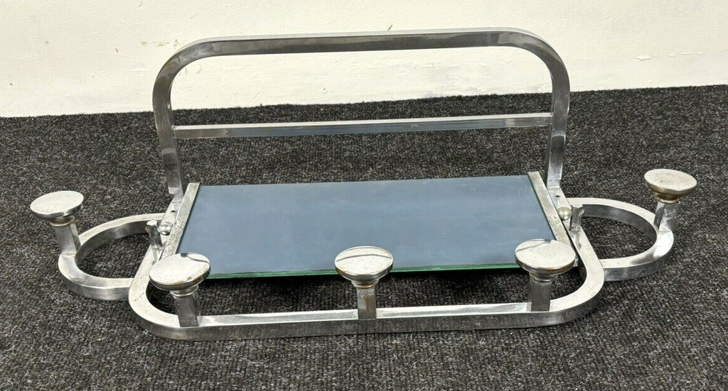 Wandgarderobe Frankreich 1930er Jahre Spiegelgarderobe Aluminium Chrom Bauhaus