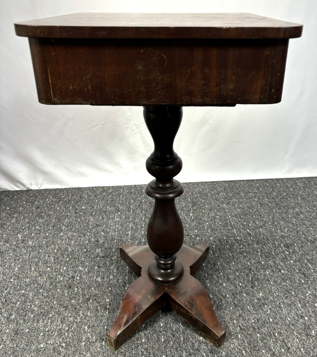 Nähtisch Beistelltisch Nachttisch Massivholz Nussbaum Biedermeier Antik ca. 1850