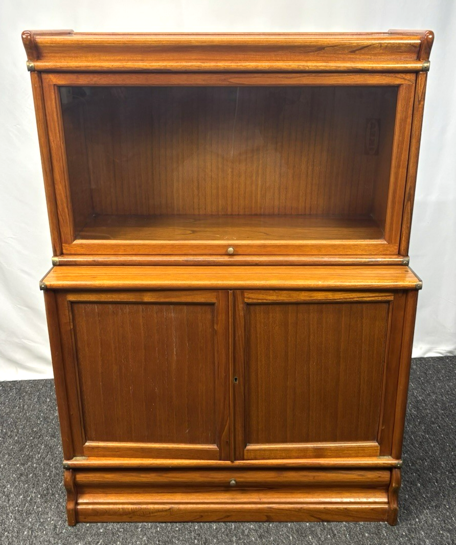 Globe Wernicke Schrank Vitrine Vintage