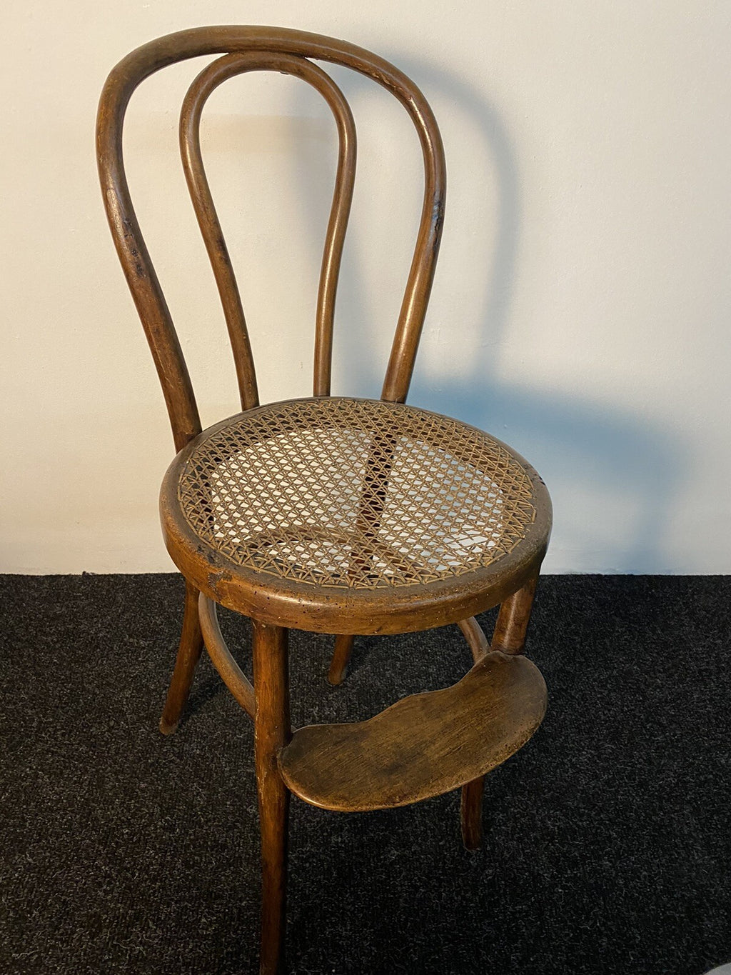 Original Josef Hofmann Kindersitz Hochstuhl Wiener Geflecht Kaffeehaus