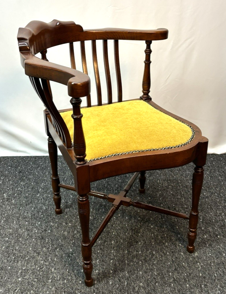 Eckstuhl Schminkstuhl Captain Chair Vintage Holz gepolsterter Sitz Art Deco