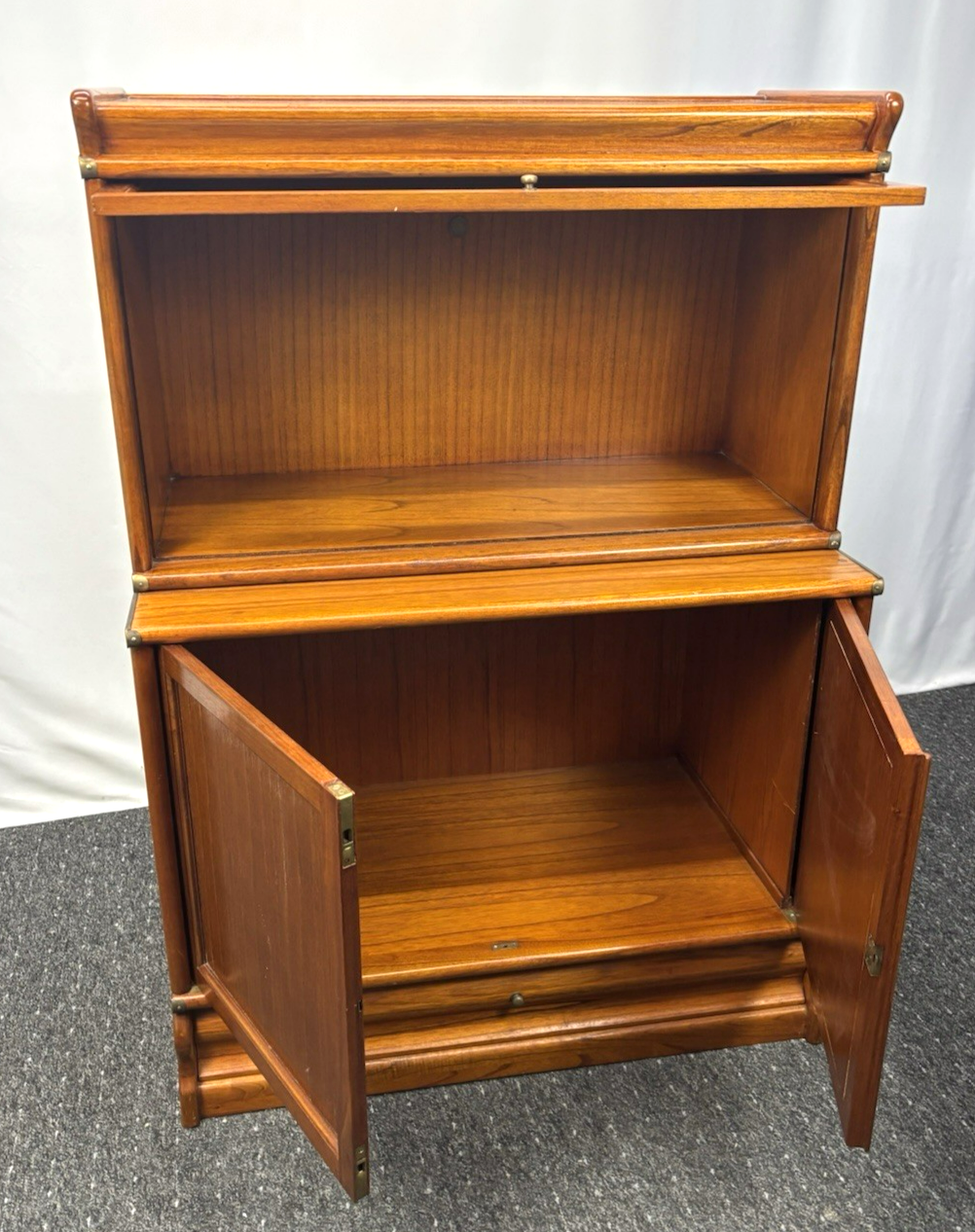 Globe Wernicke Schrank Vitrine Vintage