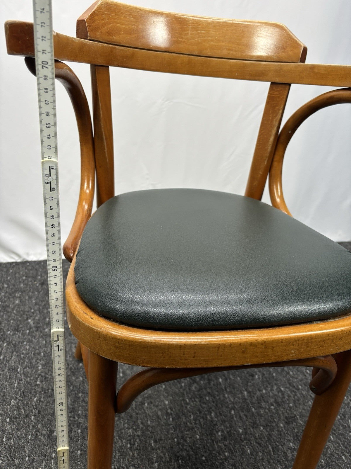 1 von 2 Armlehnstuhl Kaffeehaus Gropius Bugholz Art Deco Vintage