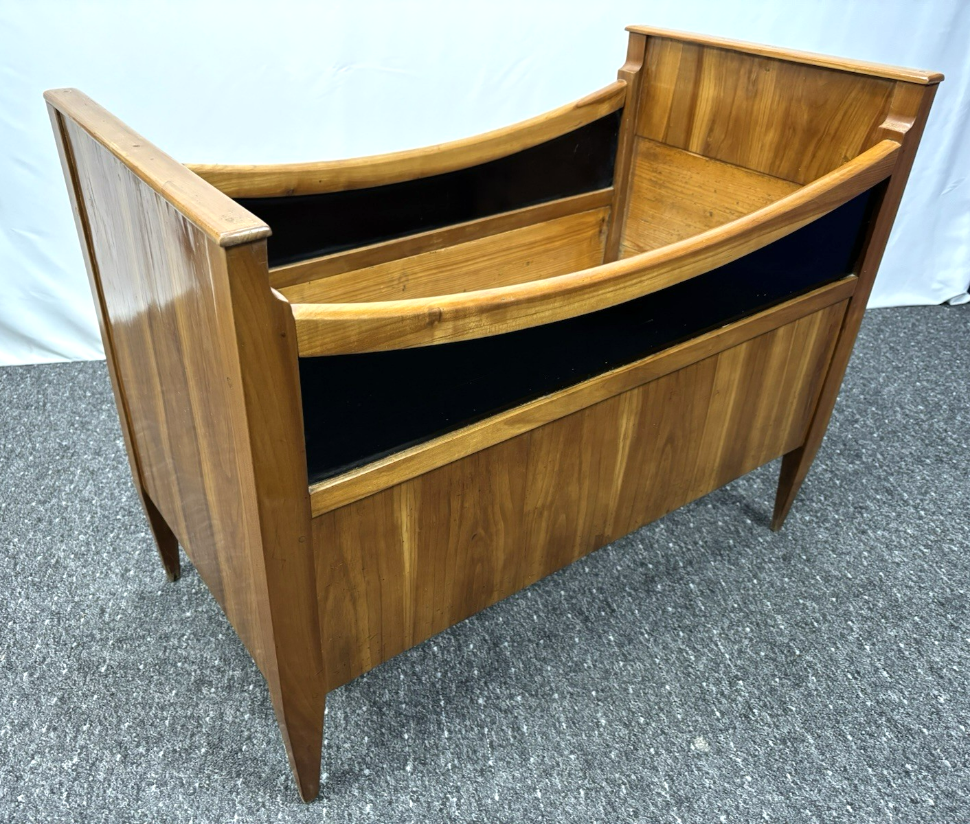 Kinderbett/ Puppenbett  Biedermeier mit Lattenrost Kirsche um 1850