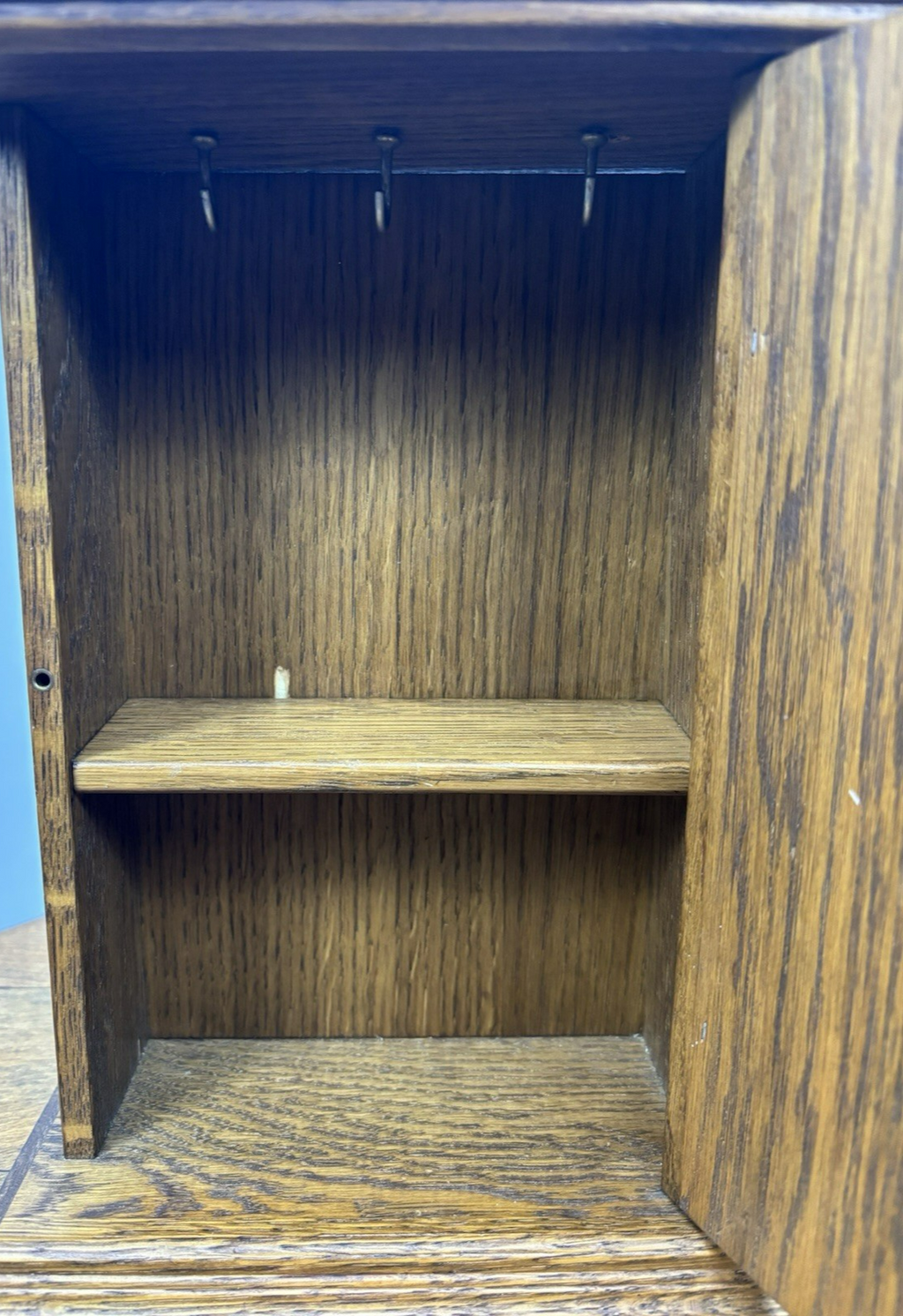 alter Schlüsselkasten mit Spiegeltüre Holz Art Deco Vintage