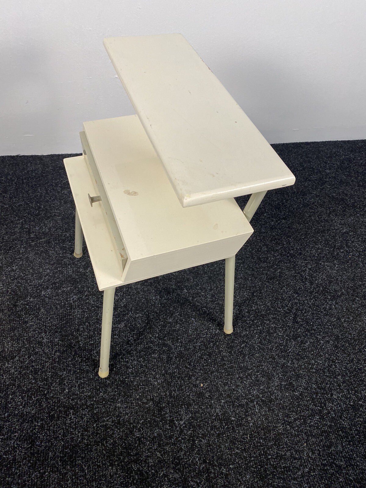 1von2 Nachttisch Holz Stahlrohr Bauhaus 