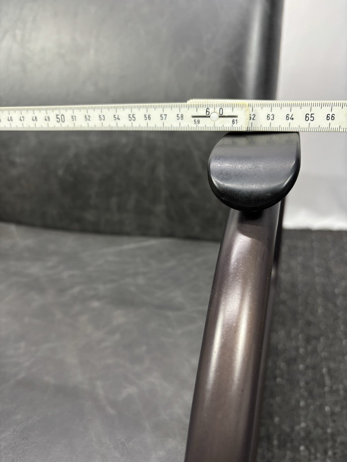 1 von 2 Sessel Bauhaus Stahlrohr Leder Freischwinger Fauteuil Thonet Gispen