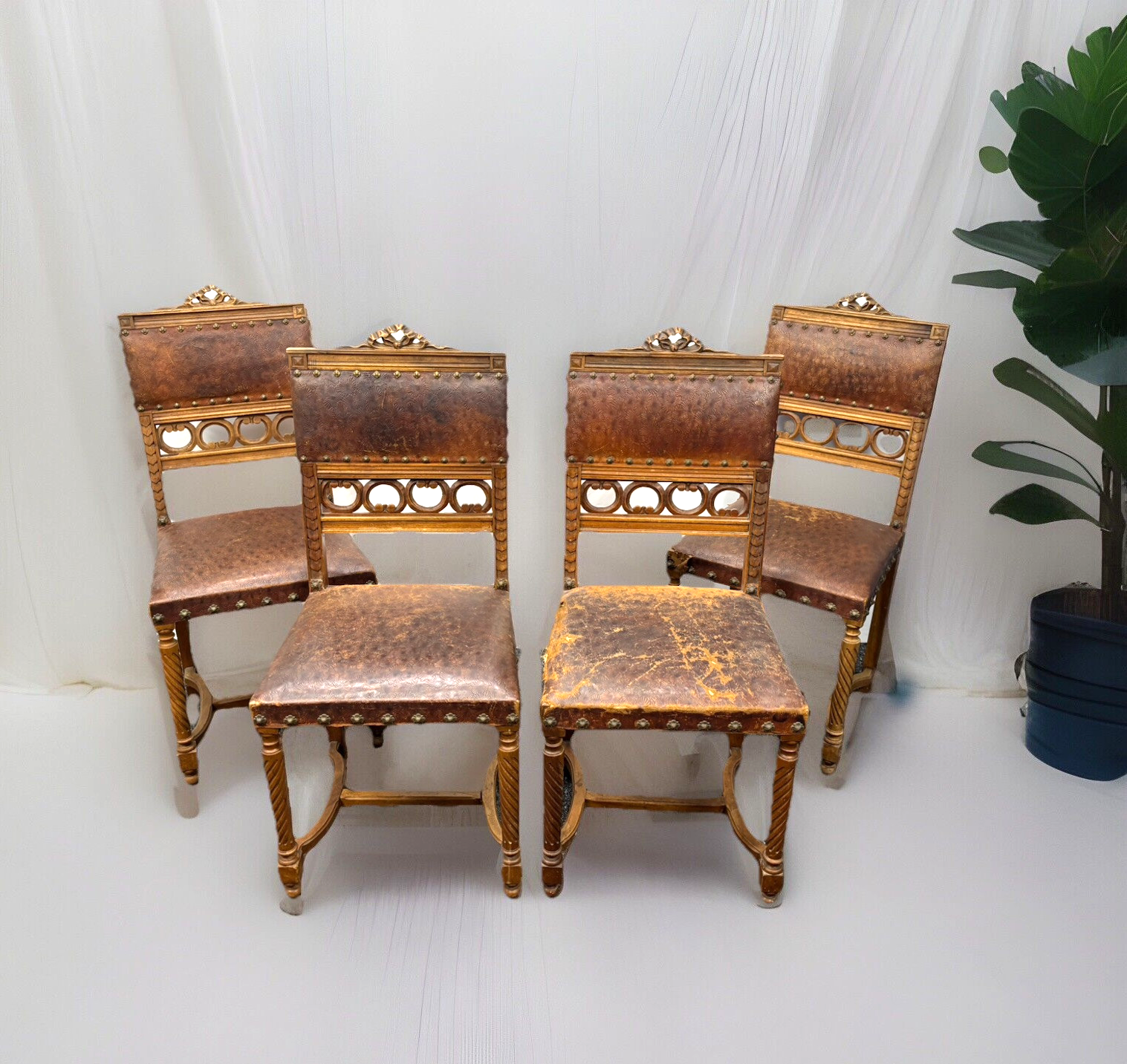 4er Stuhlset Esszimmer spanischer Stil Leder Art Deco Bauhaus für Bastler!