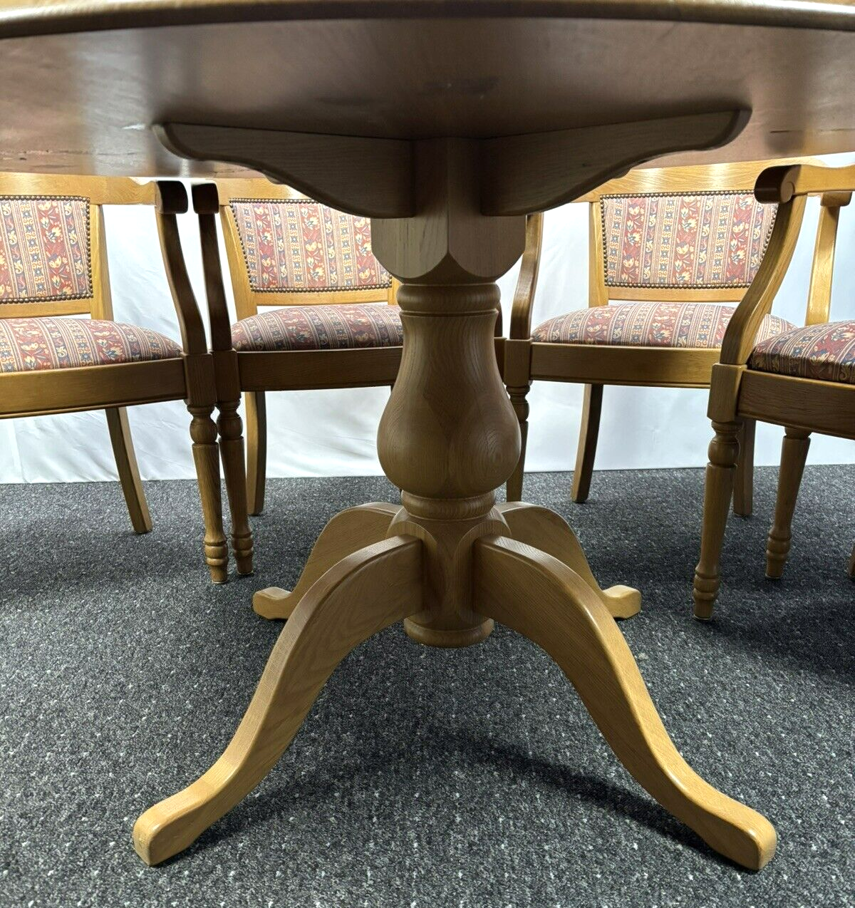 Tisch/ Stuhlset 4 Stühle Vintage zwei Tischplatten Kiefer Massivholz Rund