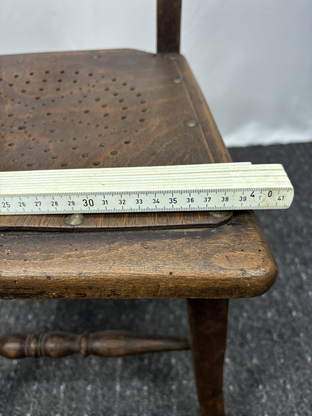 Bistrostuhl Kaffeehaus Prägesitz/ Lehne Massivholz Art Deco Antik