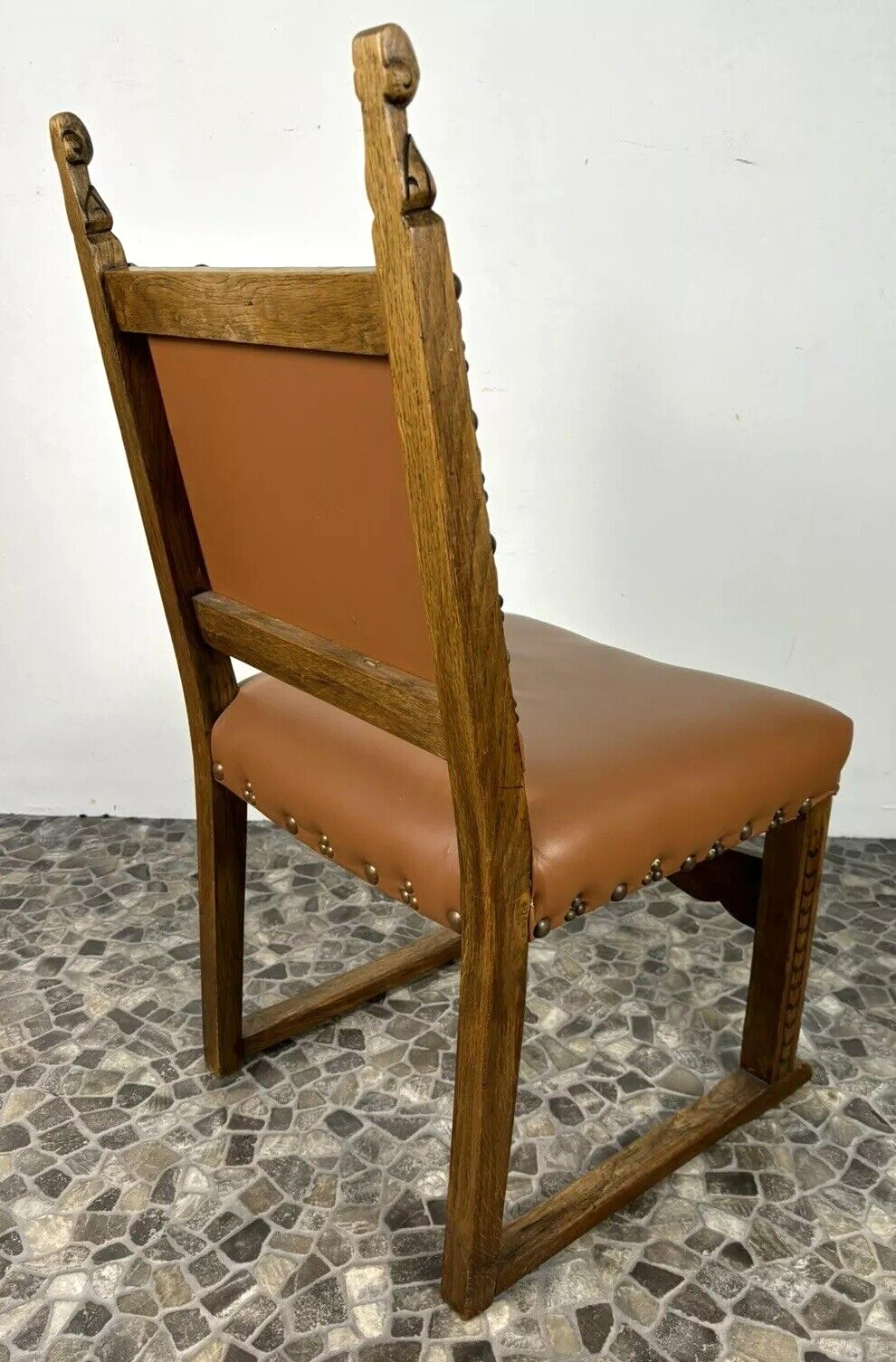 1 von 2 spanischer Stil Stuhl Leder Art Deco Massivholz Schnitzarbeiten