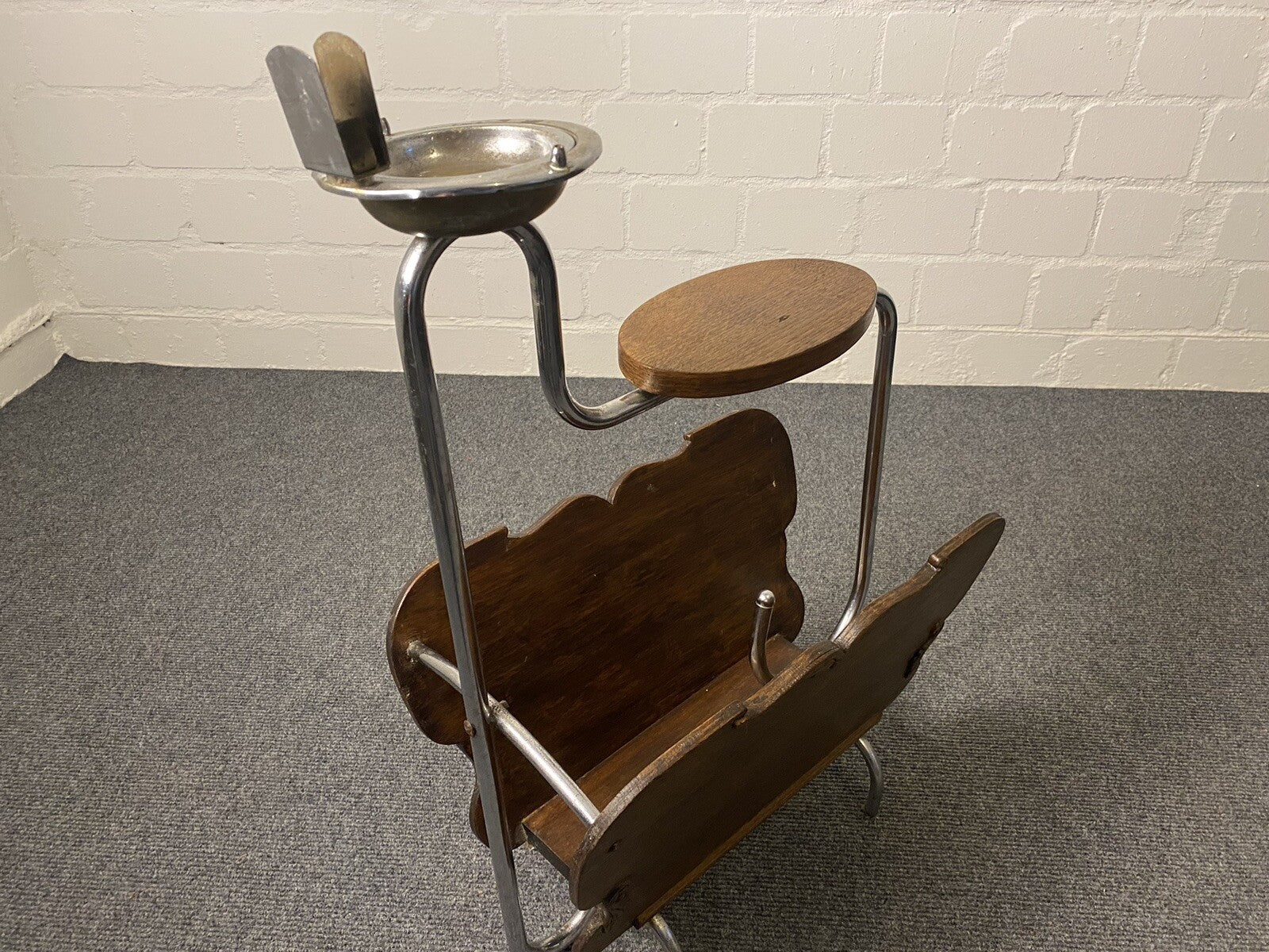 Beistelltisch Rauchertisch Zeitungsständer Stahlrohrmöbel Chrom Bauhaus Art Deco