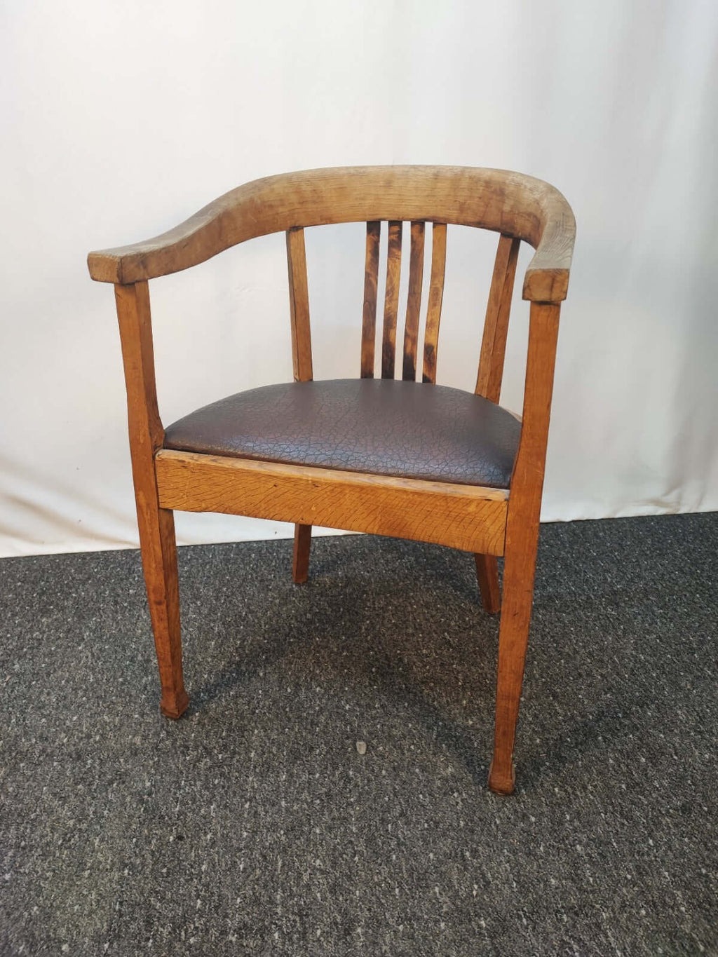 Antiker Bibliotheksstuhl Tonnenlehne um 1900 Eiche Massiv Armlehnstuhl Vintage