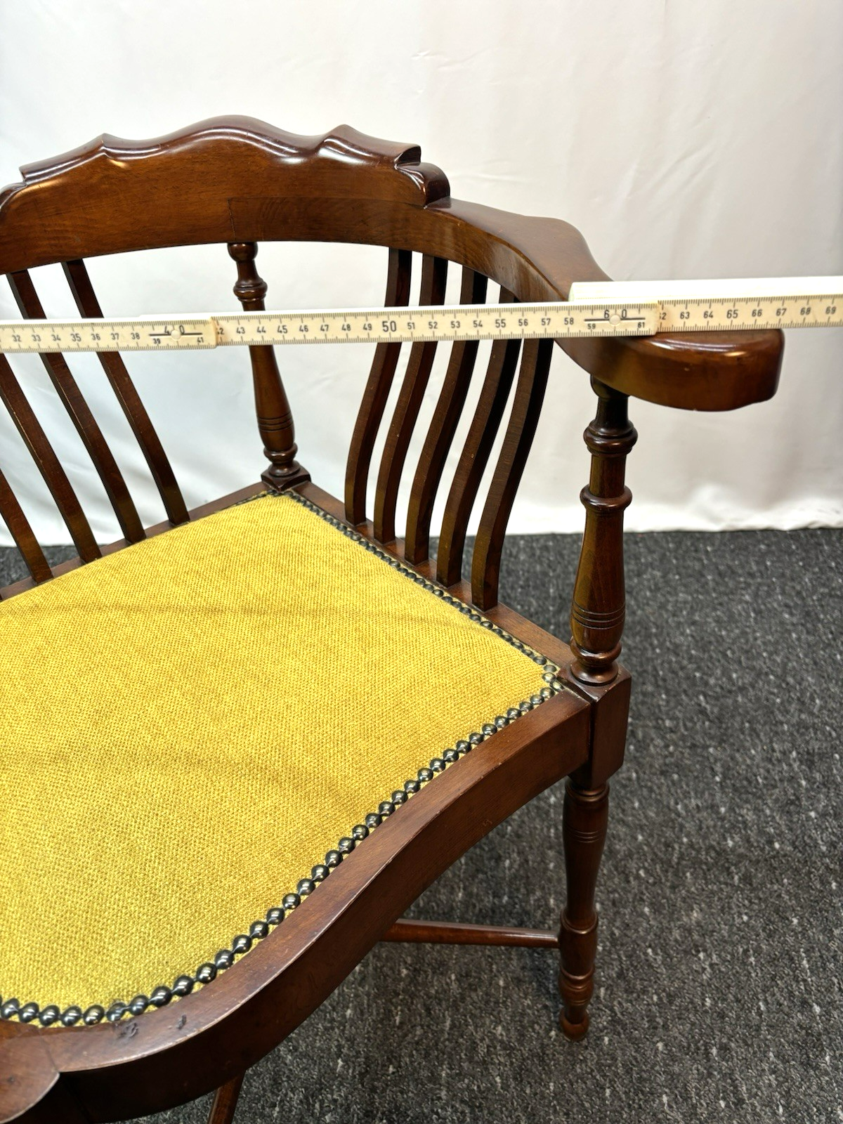 Eckstuhl Schminkstuhl Captain Chair Vintage Holz gepolsterter Sitz Art Deco